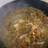 →酸菜鱼（西红柿，酸菜，鱼，盐，油，姜，酸辣椒）