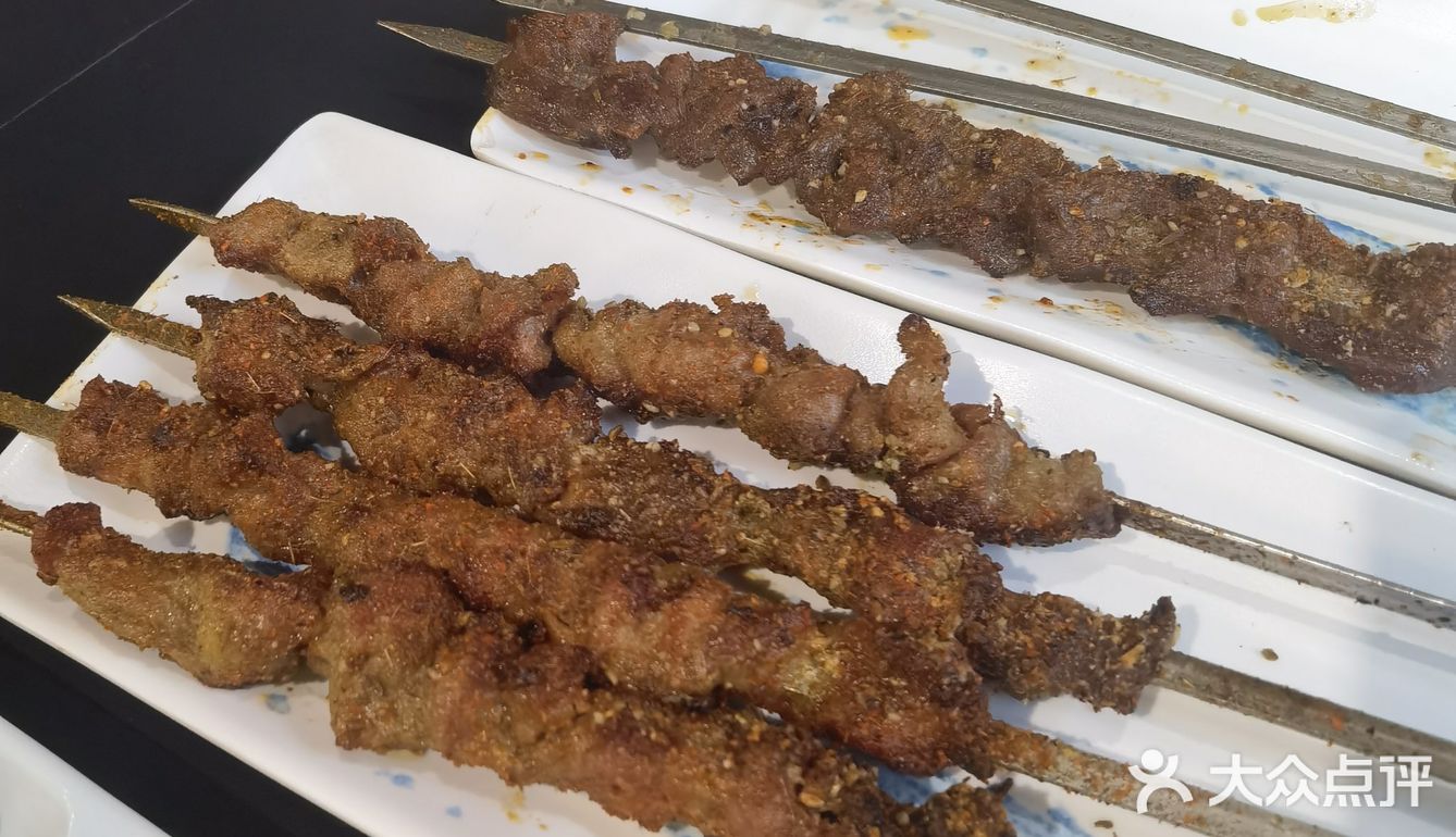 羊肉串 不定期回来阿拉城的这家店来吃烧烤小龙虾