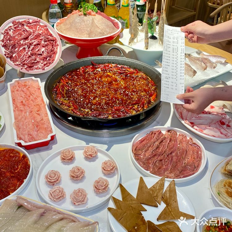 火锅脑袋集合!这家鲜菜老火锅真的会勾魂~