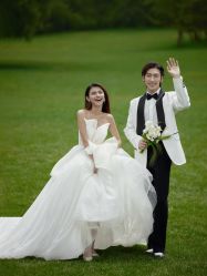 点击看大图 -至臻微拉婚纱摄影