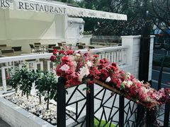 -Mark&Mars Restaurant