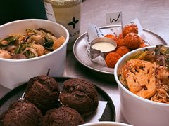 -W COLLECTIVE  DESSERT SHOP
