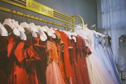 -LOVE SHINE婚纱·红鼎庄龙凤褂·妈妈装定制