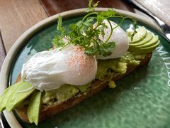 牛油果温泉蛋吐司-O'mills Sourdough Bakery&Bistro(永嘉路店)