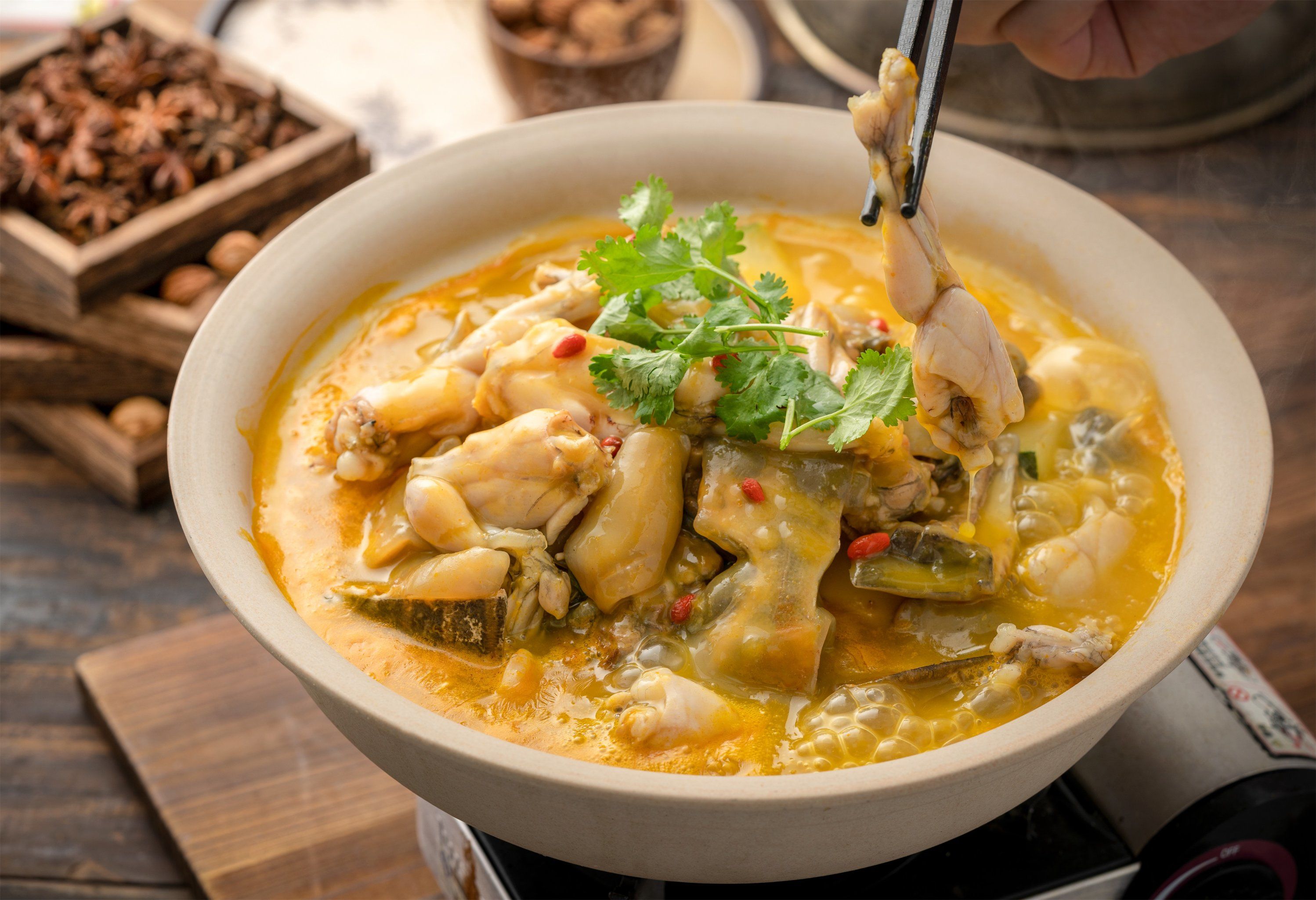 人均不到100,甲鱼牛蛙煲也太绝了吧!