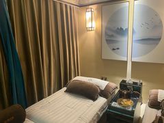 包房-颐而康·按摩·艾灸·足疗(汽车东站店)