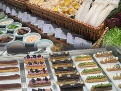 -雍容荟帝王蟹活龙虾展台自助(IFS黑金店)