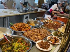 自助取餐区-王三姑牛肉饼