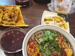 -爆炸头阿姨小四川正宗川味小吃(无任何分店)