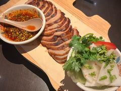 -大头虾越式风味餐厅(光明广场店)