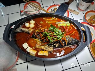 新天地附近的烤鱼！物价直接回到90年代