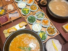 -银米·云南传统过桥米线(双廊黑金冠店)