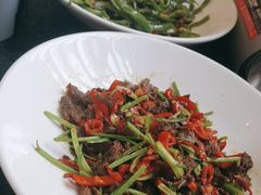 -鱼鲜饭香·招牌汽锅剁椒鱼头王