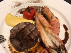 -恰餐厅及酒吧 CHAR Bar & Grill (北京丽都皇冠假日店)