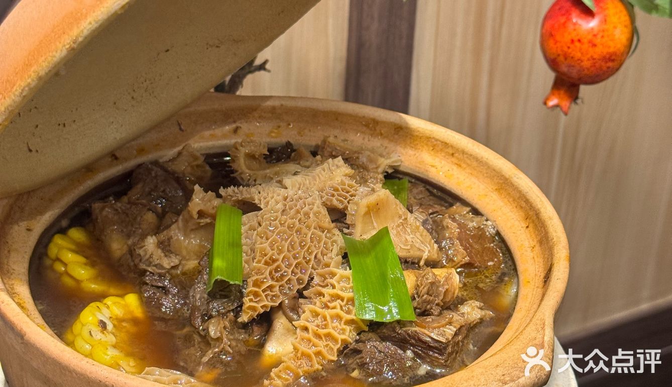 春天的第一锅牛腩煲！这一口也太治愈了～