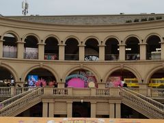 -王府井奥莱临潼小镇(临潼店)