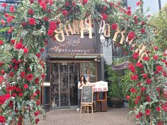 门面-临界音乐酒馆·小龙虾·江湖菜(华熙LIVE·鱼洞店)