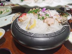 -青瓦餐厅·生鱼片·韩园烤肉(西塔店)