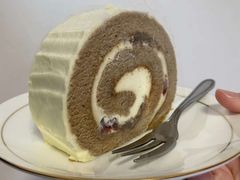 蔓越莓白巧瑞士卷-星巴克(蒲汇塘路店)