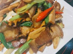 大巴山老腊肉炒笋-黑鸡小馆(金源店)