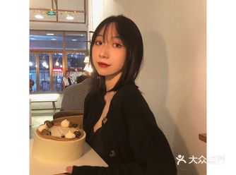 .寿喜锅. 配菜很足 汤的甜度对我来说刚好不会很甜腻