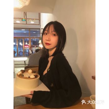 .寿喜锅. 配菜很足 汤的甜度对我来说刚好不会很甜腻