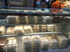 面包甜点陈列柜-白玉兰食品(汇联商厦店)