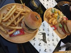 牛泰极-龙治汉堡(中华城店)