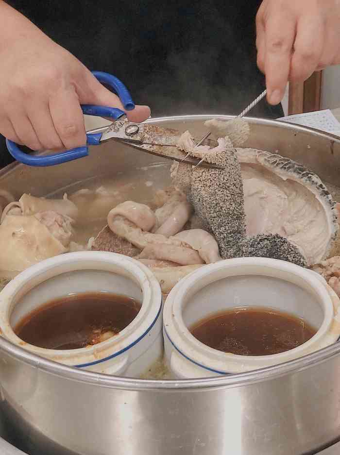 化州颜勇牛腩(深圳总店)-"隐藏在罗湖的化州牛杂小店店面非常接地气.