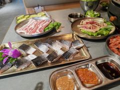 -围炉肉舍丹东海鲜烤肉·烤活鳗(步行街店)