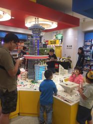 -乐高品牌旗舰店(人民广场店)