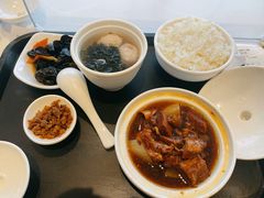 招牌红烧牛腩-百事佳烧鸭牛腩(上海虹桥站店)