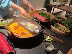-三出山火锅(南京万象天地店)