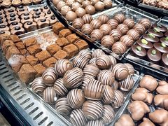 -Laderach 莱德拉(上海环贸iapm店)