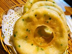 葱油面圈-琥珀老六龙虾(四里河店)