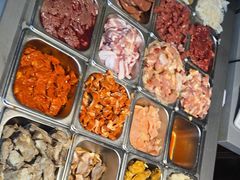 -愉肴麻辣香锅(中山路店)