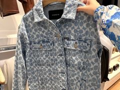 -百年港湾奥特莱斯(香炉礁店)