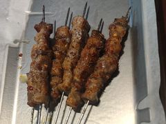 -三个大叔烤羊肉串·歌手驻唱·碳烤鲜肉(西三旗店)