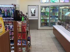 -全家便利店(洛川东路店)