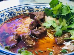 -渝之汇牛肉豌杂面