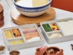 鲜花过桥米线-新世界·过桥米线宴