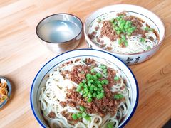 素椒杂酱面-左撇子私房面