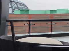 -上海滴水湖皇冠假日酒店
