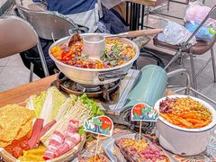 -顶上头•螺蛳粉火锅(德思勤复地星光店)