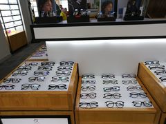 -LOGO眼镜·蔡司品牌折扣店(龙华清湖店)