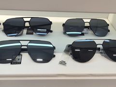 -J-Optical佳视明眼镜·蔡司视觉(青岛金茂览秀城店)