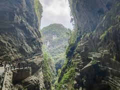 -龙水峡地缝景区