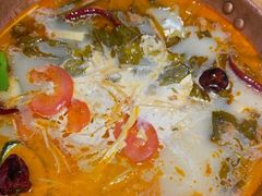 -洱火云南酸菜牛肉火锅(石景山当代商城店)