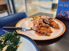 烤鸡胸配肉汁蘑菇酱-bluefrog蓝蛙(皇庭广场店)