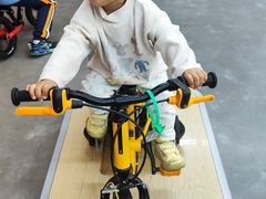 -迪卡侬(苗岭路店)